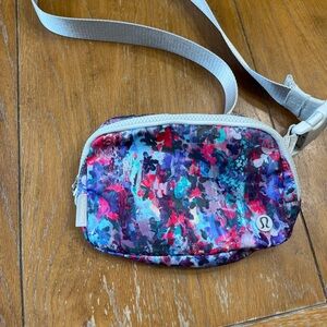 Lululemon 1L Everywhere Bag